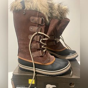 Sorel Joan of Artic in Sudan Brown. Used a handful of times.